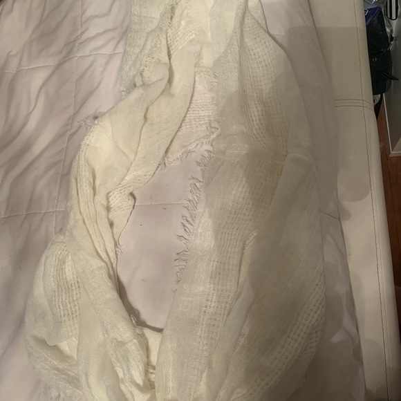 White/Cream infinity scarf - Picture 2 of 2